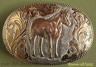 Boucle de ceinture américaine Western Country made in USA qui représente un cheval American Quarter Horse.