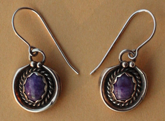 Boucles d'oreilles amérindiennes Hopi signées par l'artiste Hopi Ramona.