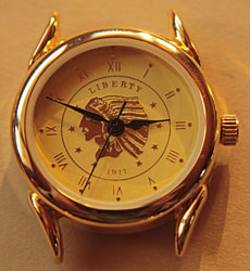 Boitier de montre pour femmes cadran doré liberty tête d'indien navajo Hopi ou Zuni, mouvement de montre a quartz