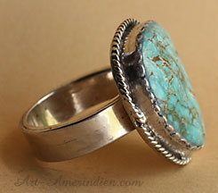 Art Gatzke, American South Western Artist, signed this nice sterling silver and natural rough turquoise gemm ring