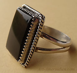Navajo Indian sterling silver and onyx southwestern ring