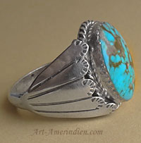 Indian native american Navajo sterling silver ring with sky blue oval turquoise