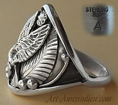 A Landing Eagle is on this ethnic Navajo Native american sterling silver ring