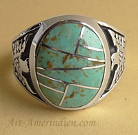 Chevalière Amérindienne en argent avec symboles navajo Aigle sur les flancs et mosaïque de turquoises vertes