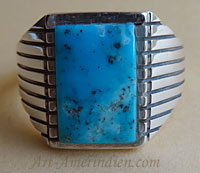 Bague chevalière Navajo en argent avec turquoise rectangulaire bleue