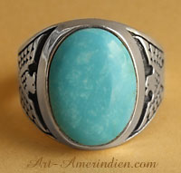 Une magnifique turquoise bleu ciel orne cette chevalière amérindienne en argent massif, bague pour homme taille 70 1/2