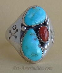 Bague pour homme Navajo, ou chevalière amérindienne en argent massif, 2 turquoises et corail