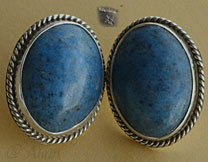 Boucles d'oreilles Navajo argent et Lapis, bijou ethnique / tribal amérindien signé.