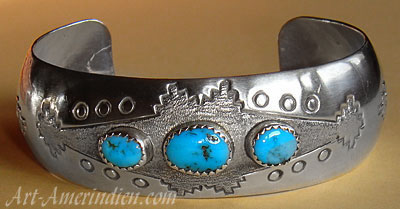 Bracelet amérindien Navajo en argent et turquoises, ce bijou ethnique authentique amérindien est signé P Reeves