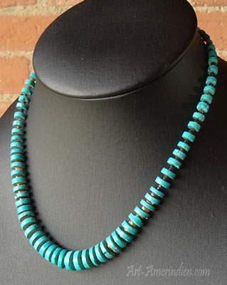 Collier Navajo rondelles de turquoises intercalaires heishi beads coquillage