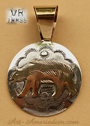 Pendentif Amérindien Navajo rond en argent avec Ours fétiche en bronze, bijou Indien signé Virgil Reader