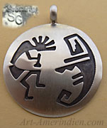 Pendentif Navajo, bijou amérindien en argent représente un kokopelli dancer overlay